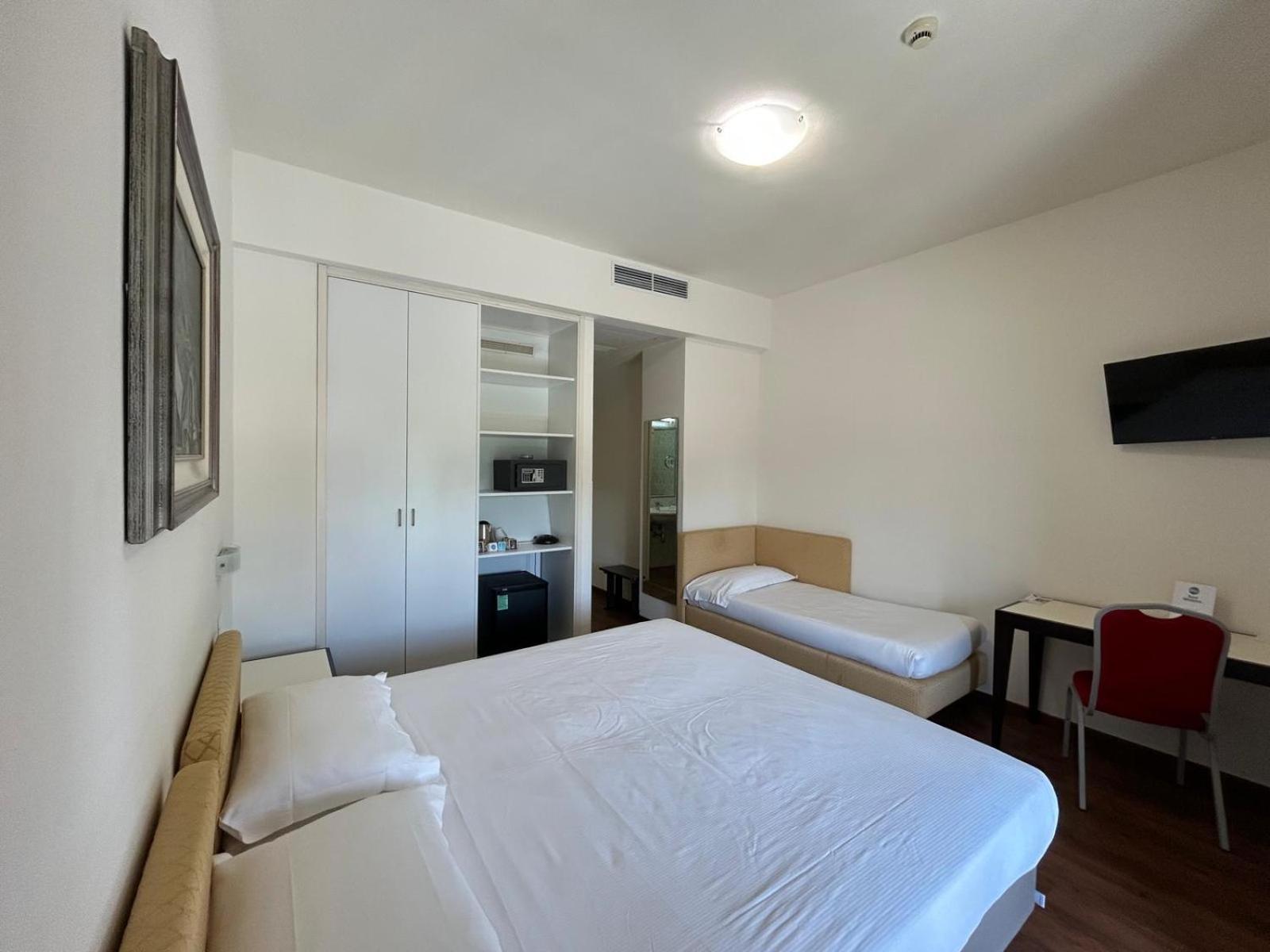 Best Western Cesena Hotel Esterno foto